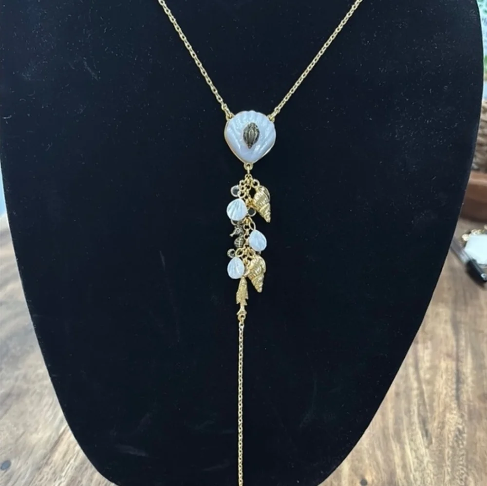 💛▪️KURT GEIGER ▪️Signature Eagle & Shell Y Necklace, 18